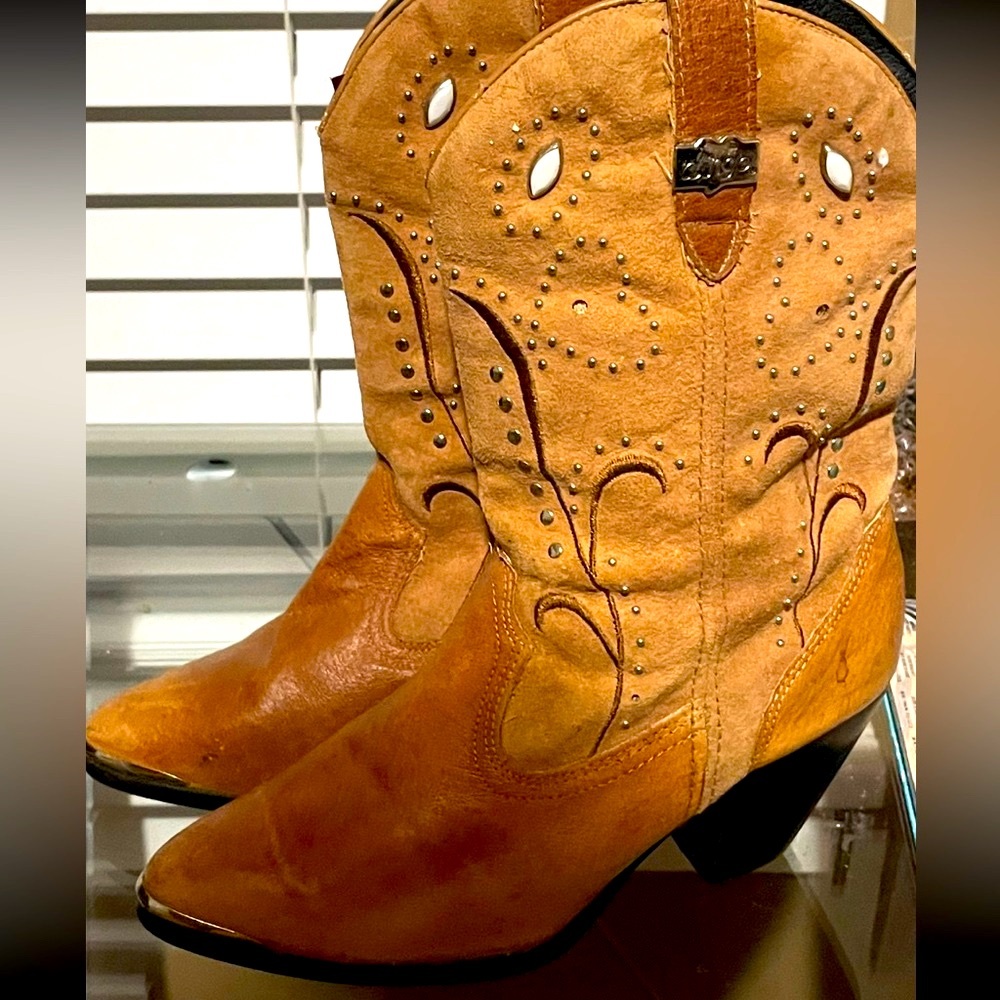 Dingo Boots! Gorgeous and Unique 👢